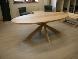 ovale eiken design tafel