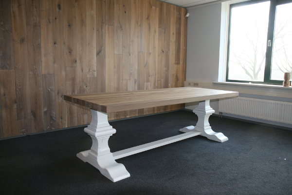 tafel witte poot houten blad